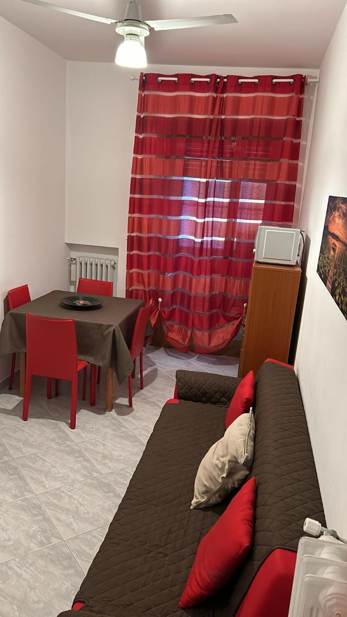 Matthias Central Rooms And Accomodation บารี ภายนอก รูปภาพ