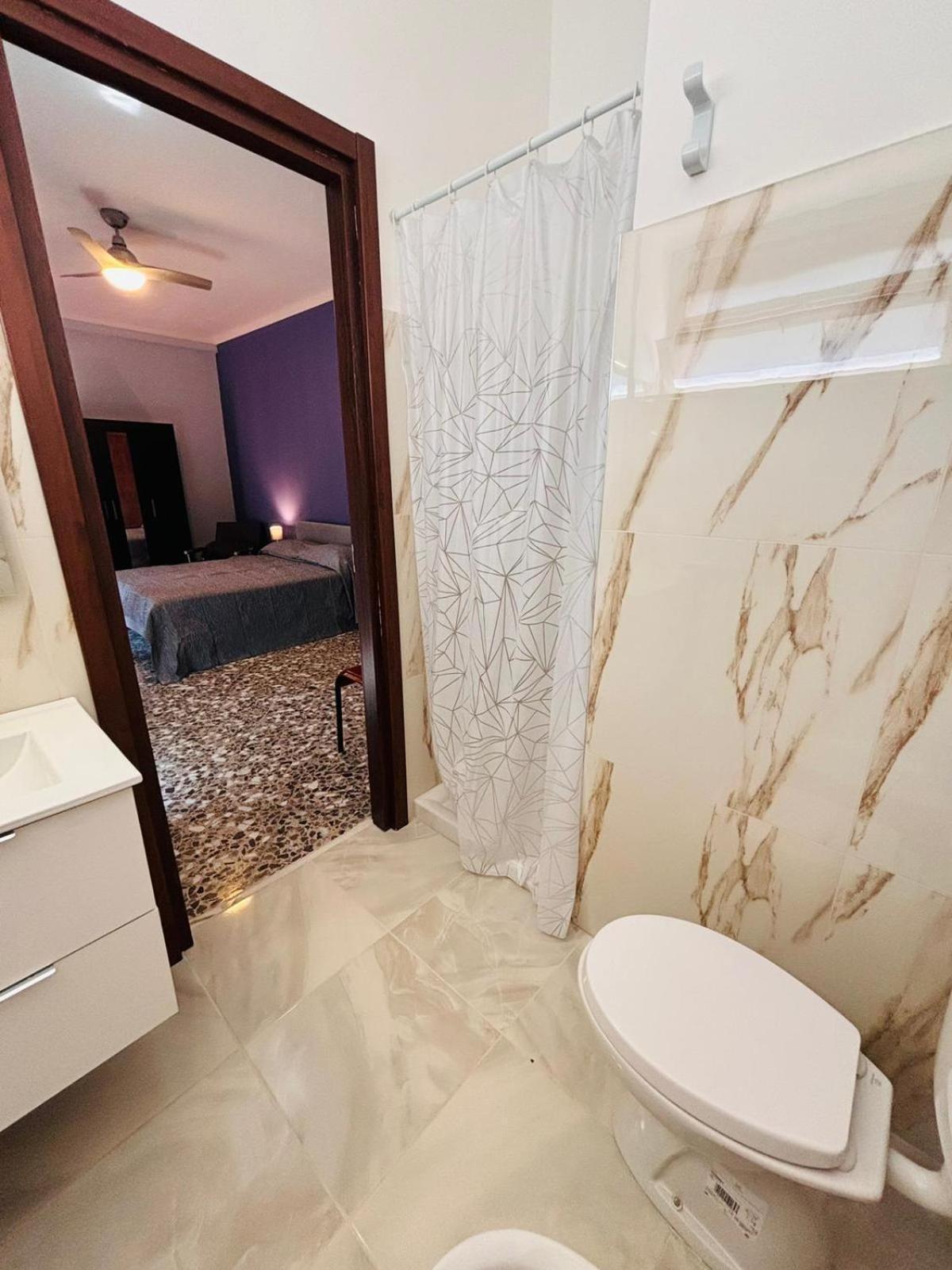 Matthias Central Rooms And Accomodation บารี ภายนอก รูปภาพ
