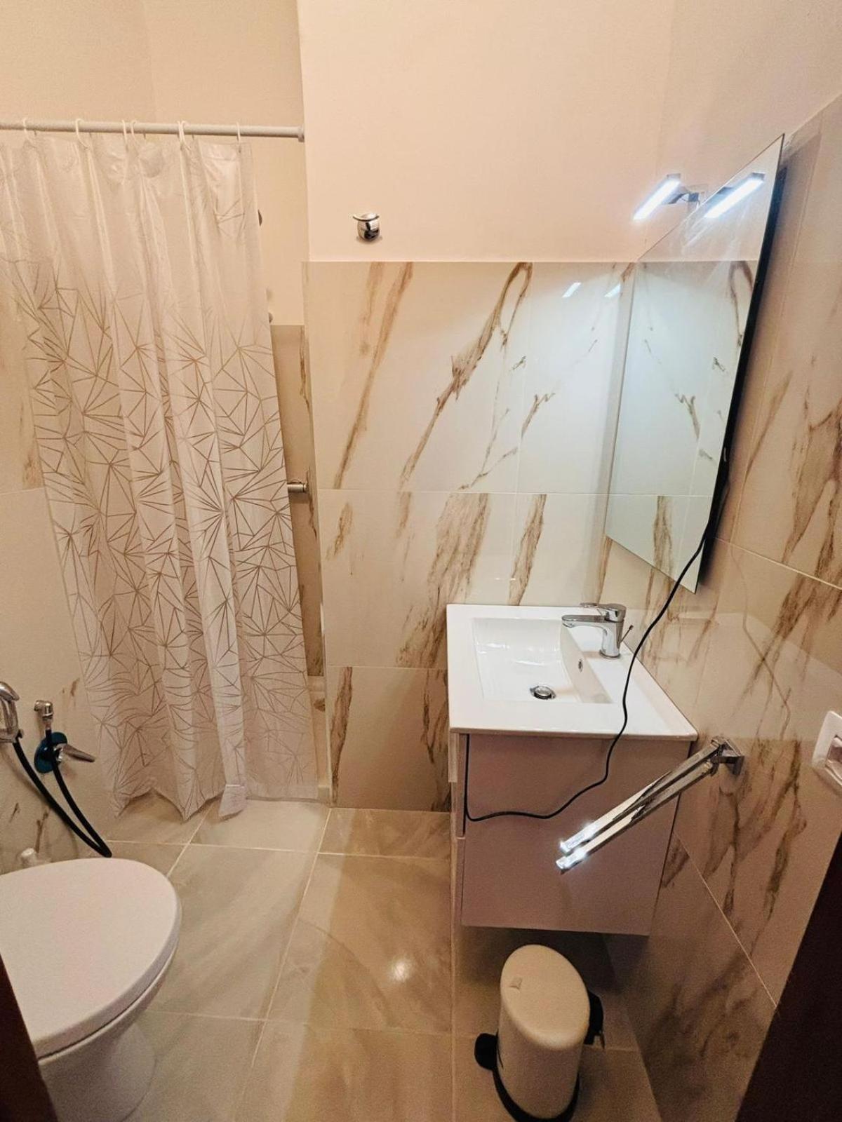 Matthias Central Rooms And Accomodation บารี ภายนอก รูปภาพ