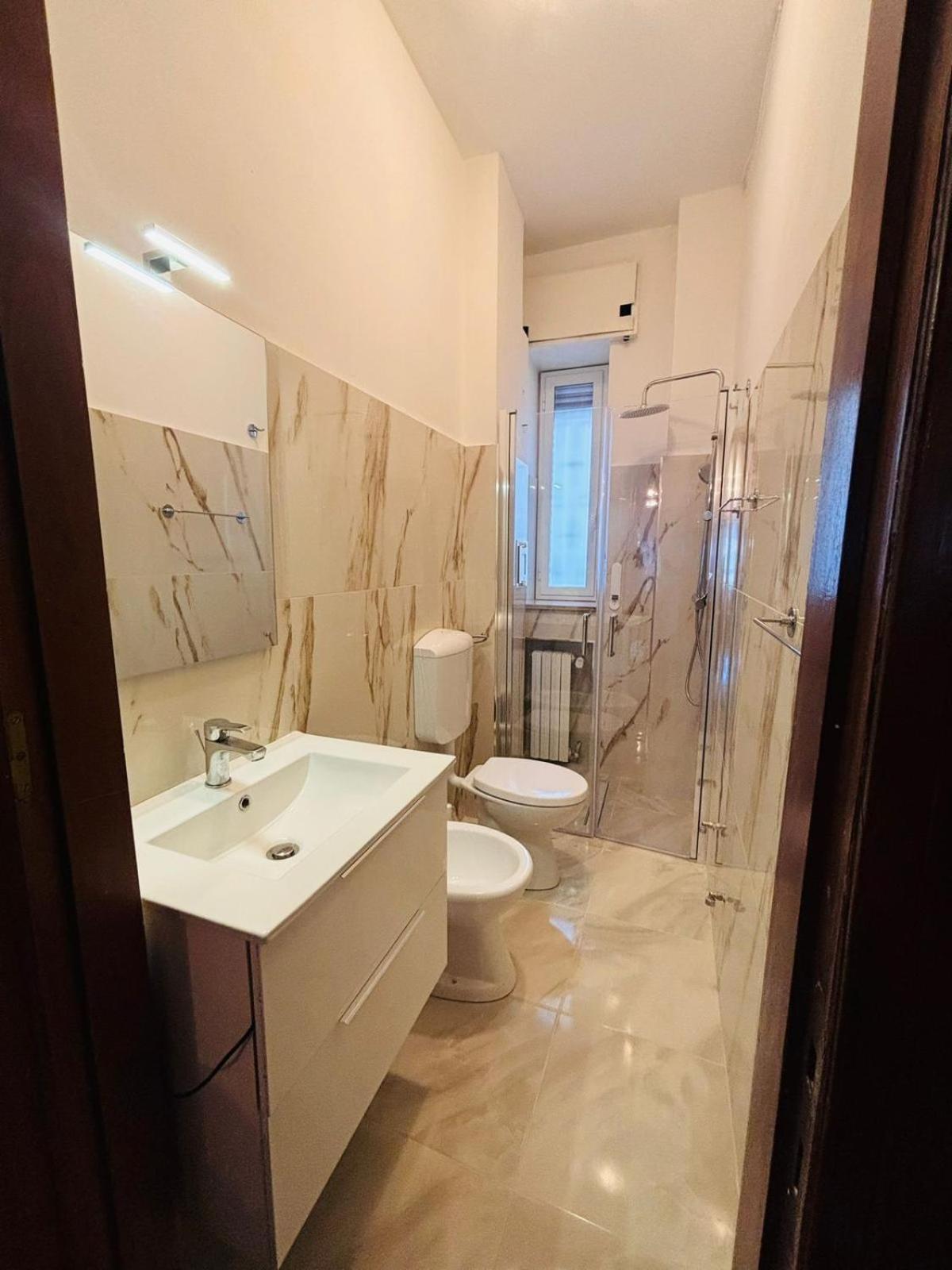 Matthias Central Rooms And Accomodation บารี ภายนอก รูปภาพ