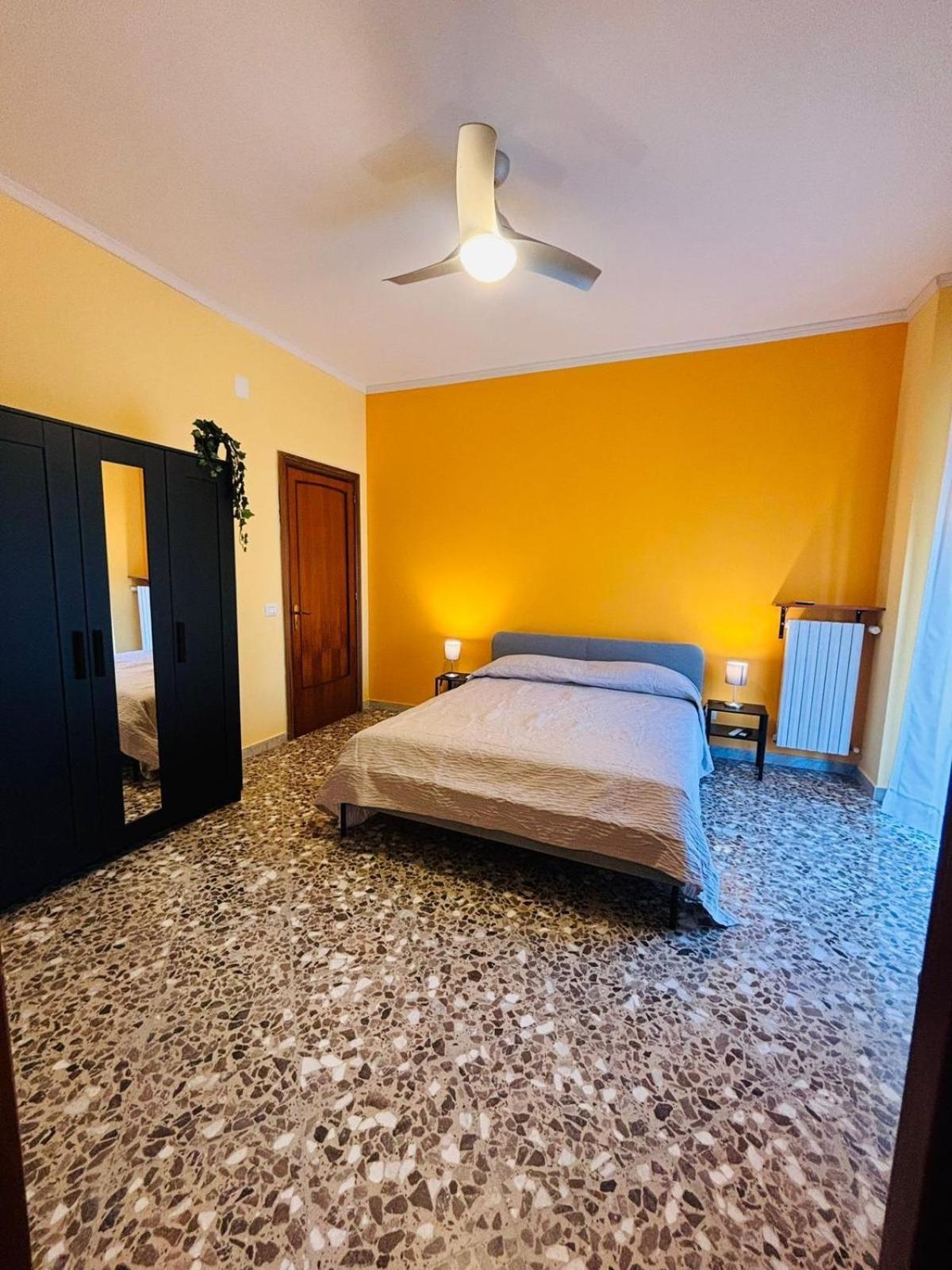 Matthias Central Rooms And Accomodation บารี ภายนอก รูปภาพ