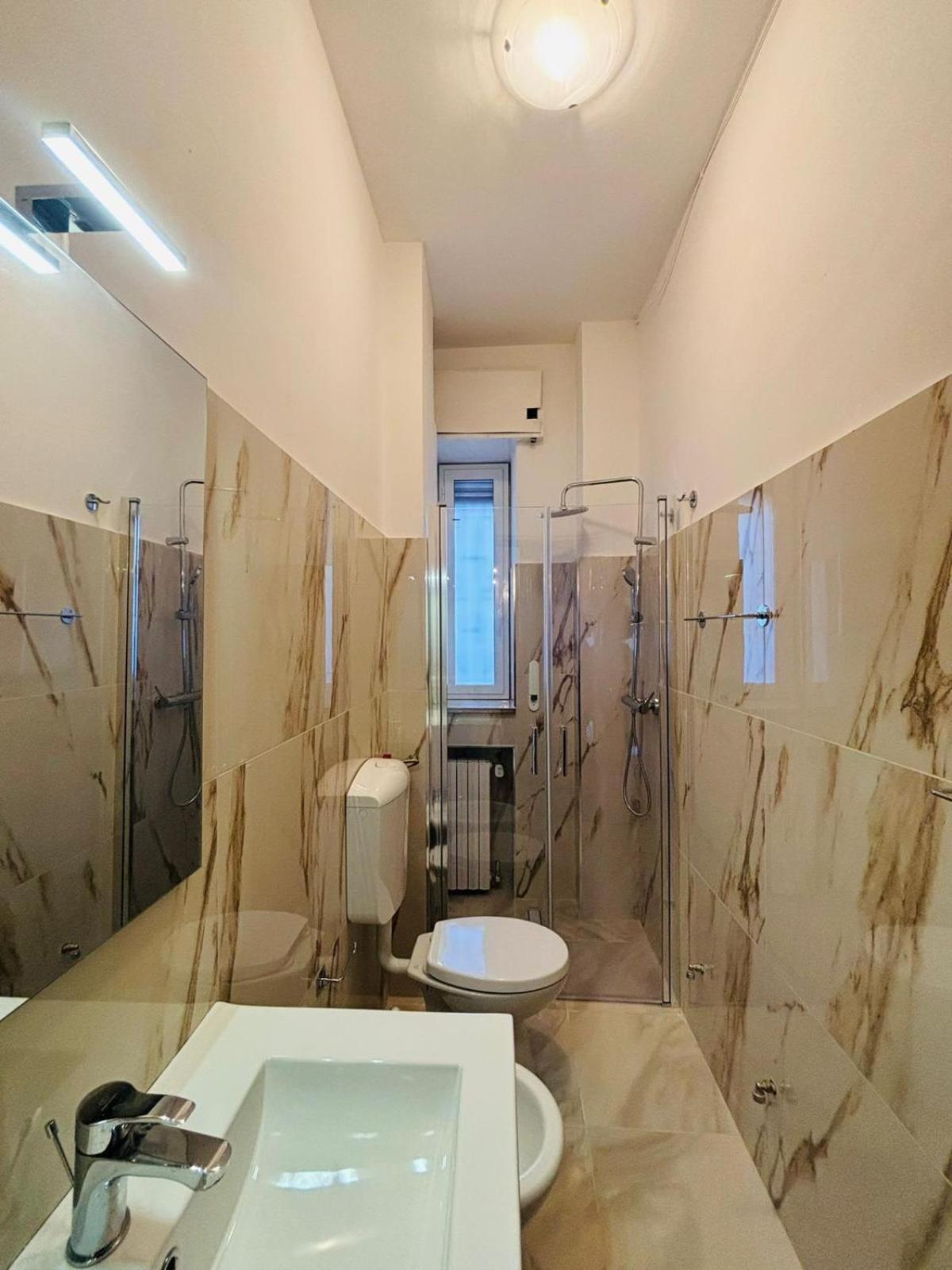 Matthias Central Rooms And Accomodation บารี ภายนอก รูปภาพ