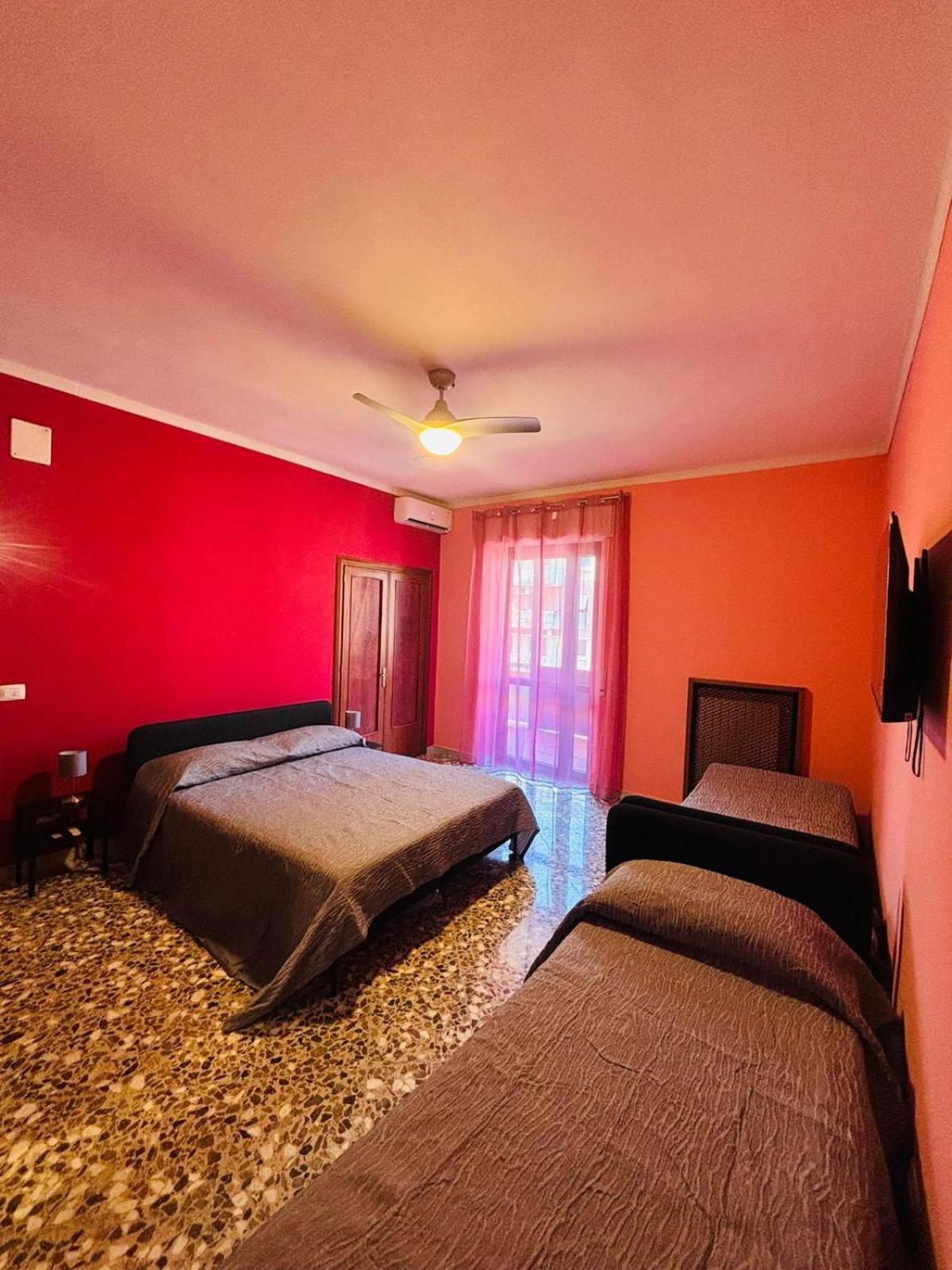 Matthias Central Rooms And Accomodation บารี ภายนอก รูปภาพ