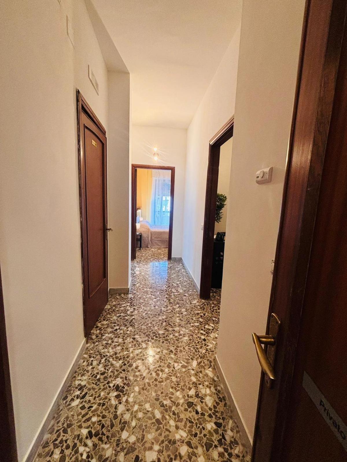 Matthias Central Rooms And Accomodation บารี ภายนอก รูปภาพ