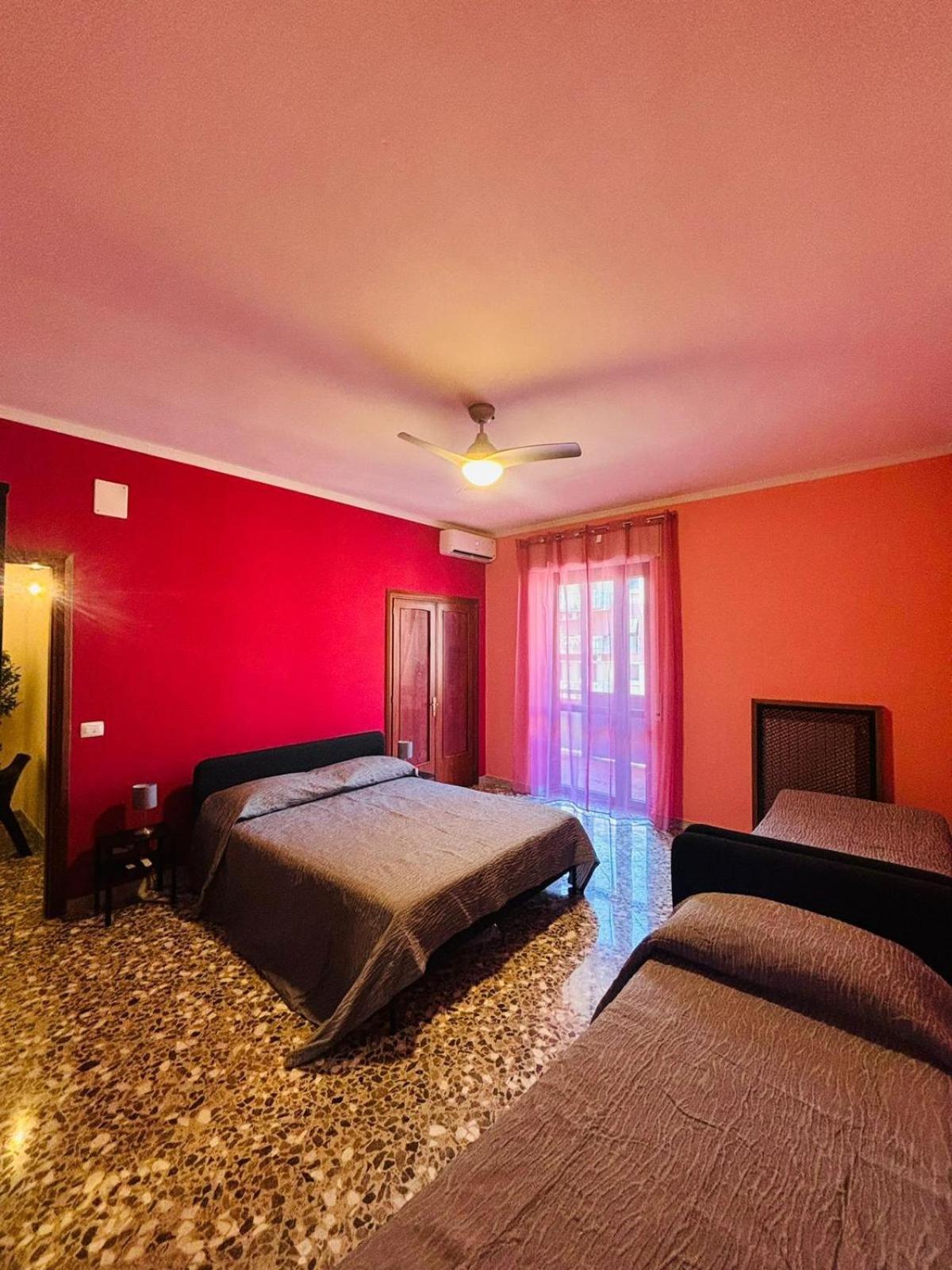 Matthias Central Rooms And Accomodation บารี ภายนอก รูปภาพ